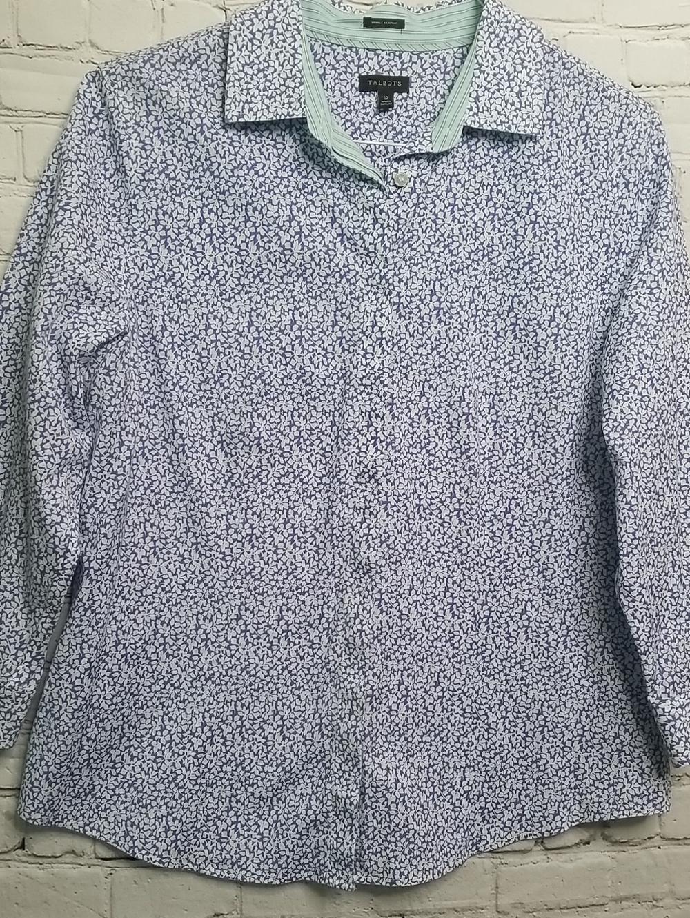 Talbots womens top size 12 long sleeve buttondown.  EUC